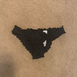 • Hollister Ruffled Bikini Bottoms •